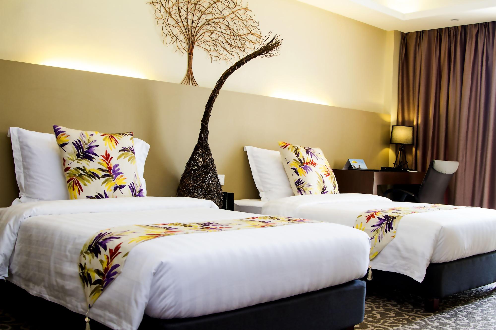 מריוולס The Oriental Hotel Bataan מראה חיצוני תמונה