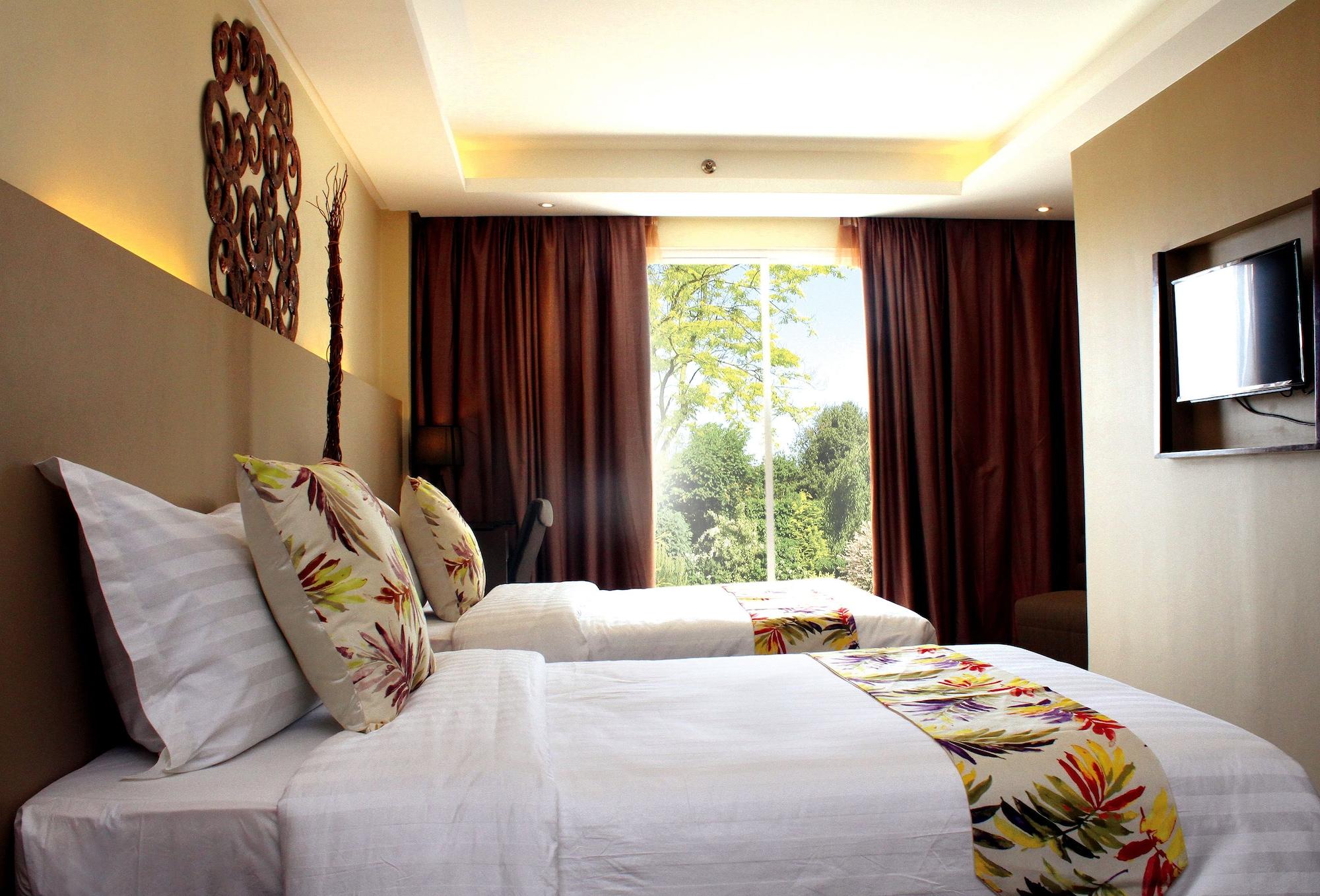 מריוולס The Oriental Hotel Bataan מראה חיצוני תמונה