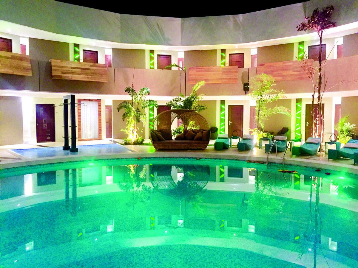 מריוולס The Oriental Hotel Bataan מראה חיצוני תמונה