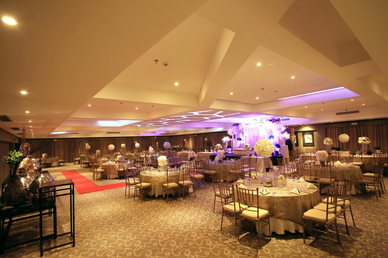 מריוולס The Oriental Hotel Bataan מראה חיצוני תמונה
