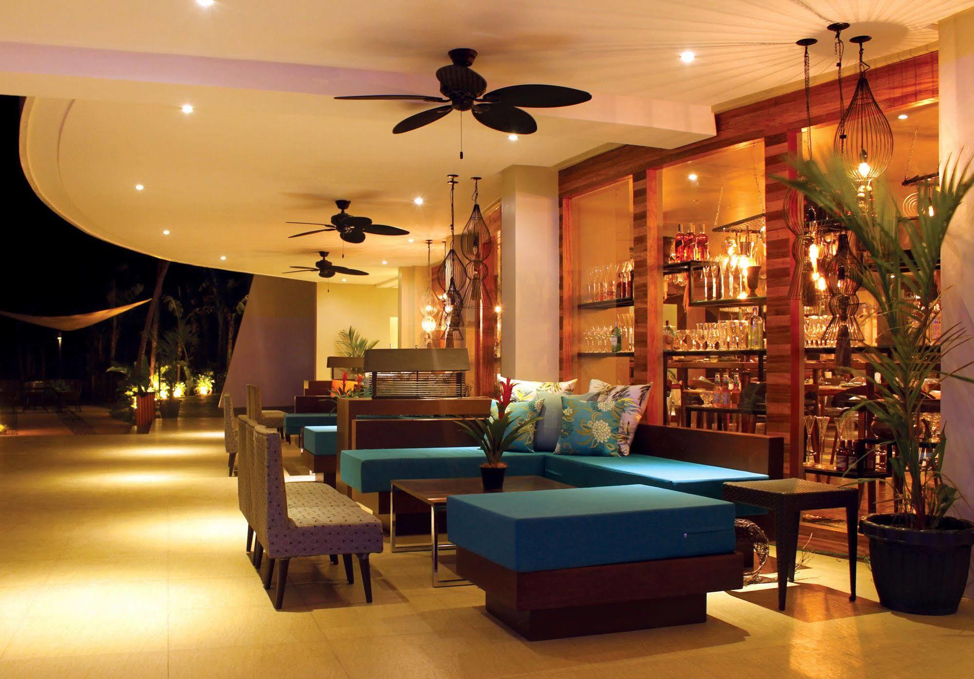 מריוולס The Oriental Hotel Bataan מראה חיצוני תמונה