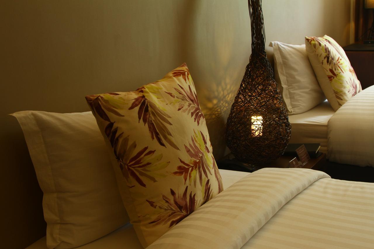 מריוולס The Oriental Hotel Bataan מראה חיצוני תמונה